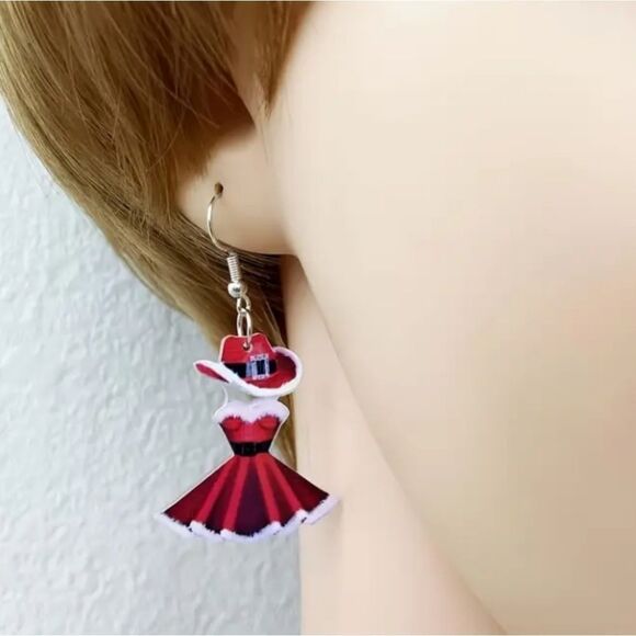 Hand Crafted Festive dangle earrings - Picture 2 of 7